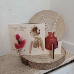 Fotokader met parfumflesje en droogbloemen 